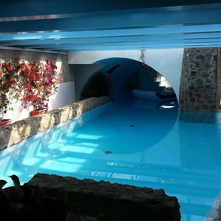 Benincasa Sleeps 4 With Pool And Air Con Villa Vietri